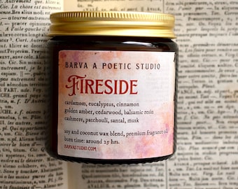 Candela di soia Cashmere Amber, Ambra al Cardamomo e Cannella, Accogliente Regalo Autunnale (25 ore di combustione)