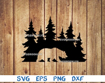 Peut inclure: Silhouette noire d'un ours marchant dans une forêt de pins. L'ours marche de gauche à droite. Les arbres sont grands et fins. L'arrière-plan est une texture de grain de bois.