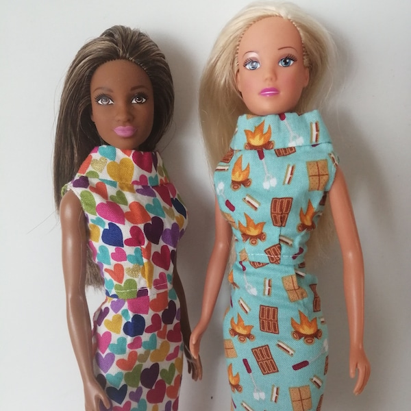 Abito impero di ispirazione vintage per barbie di dimensioni classiche e altre bambole. Collezione per bambini. Vestiti per bambole di moda BJD in scala 1: 6.