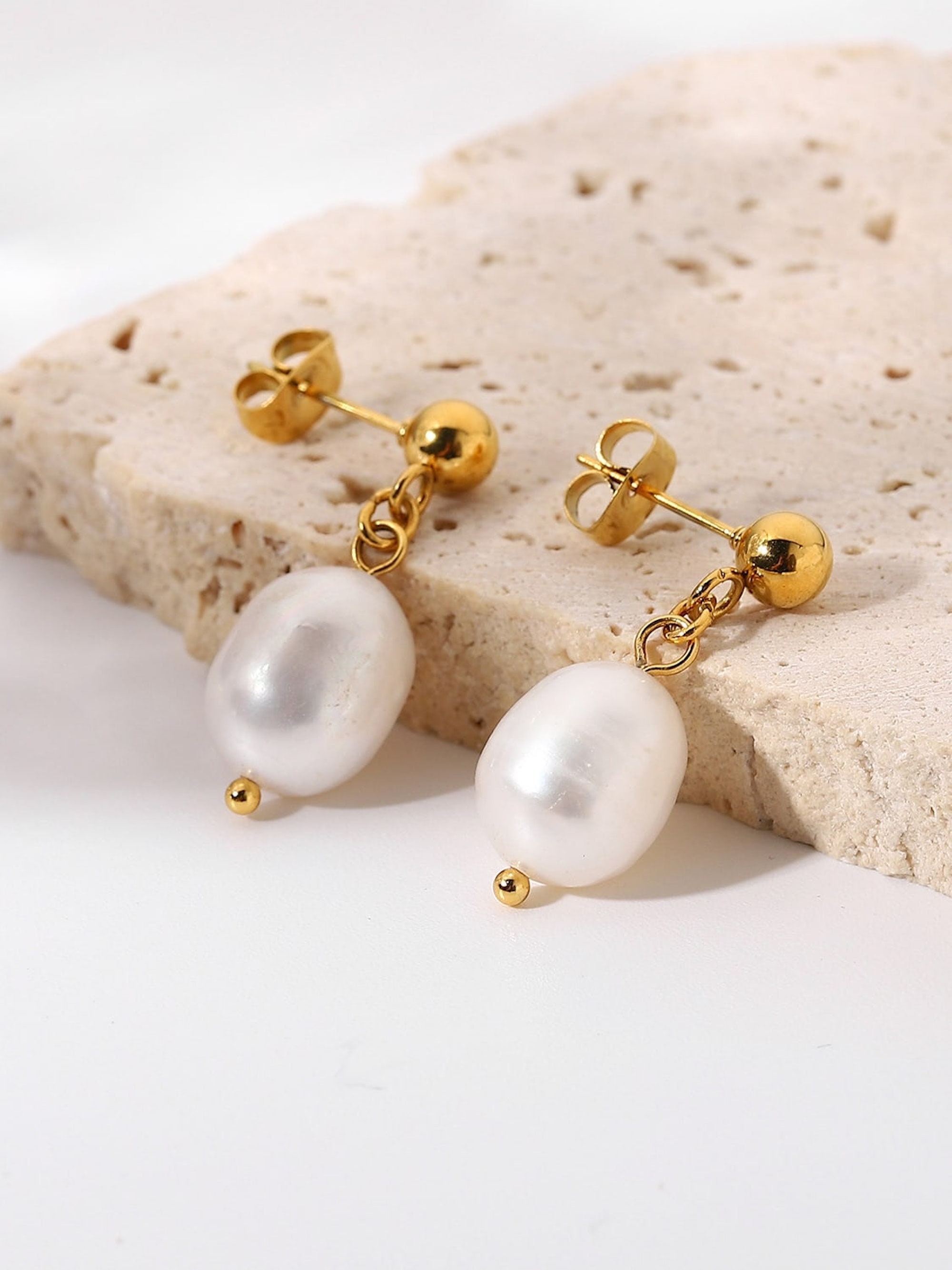 Brass Golden Handmade Pearl Earrings at Rs 160/pair in Jaipur | ID:  2851255611088