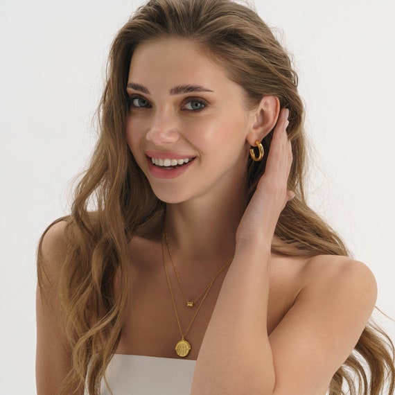 D.Louise Women's Essential Earrings Gold Stainless Steel Medium