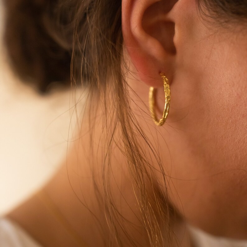 14K Gold Hoop Earring Solid Gold Earring Minimalist Dainty Hoop Mini Vintage Earring Small Gold Hoop Earring Medium Hammer Hoops image 1