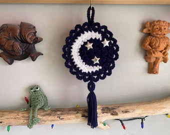 Crochet moon, moon wall hanging, moon wall decoration, moon decoration, moon and stars, Wicca decoration, Christmas gift