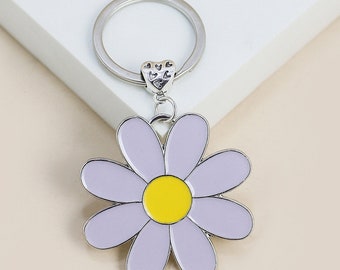 Daisy Flower Keychain | Enamel Key Ring | Floral Charm | Cute Keychain for Keys | Aesthetic Bag Charm | Gift for Her | kawaii keychain