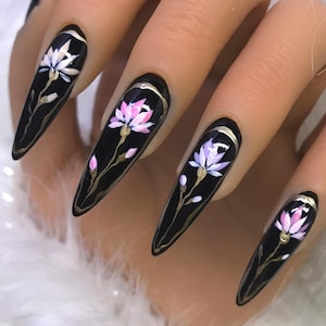Black Floral Press On Nails – Handmade Fake Nails with Metallic Outline, Edgy Flower Nail Art, Gothic Glam Nail Design