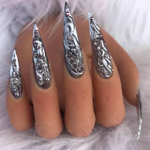 Silver Chrome Press On Nails, Metallic Stiletto Bold 3D Nail Art Set