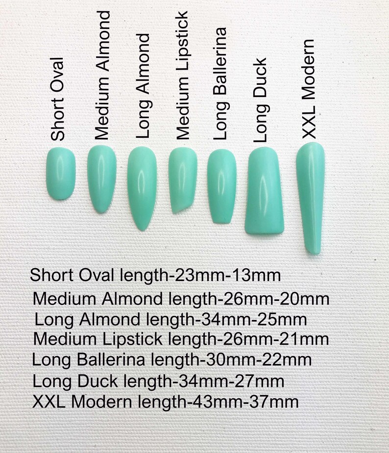 Puede incluir: Siete formas de u&ntilde;as diferentes, incluyendo ovalada corta, almendra mediana, almendra larga, labial mediano, bailarina larga, pato largo y XXL moderna. Cada forma se muestra en un color turquesa claro y est&aacute; etiquetada con su nombre y sus medidas de longitud en mil&iacute;metros.