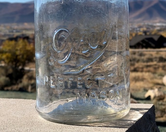 Early 1900s DREY PERFECT Mason Jar - Quart Size - Sloped Shoulder - Antique Glass, Seams, Bubbles, Waves - Early 1900s Collectible