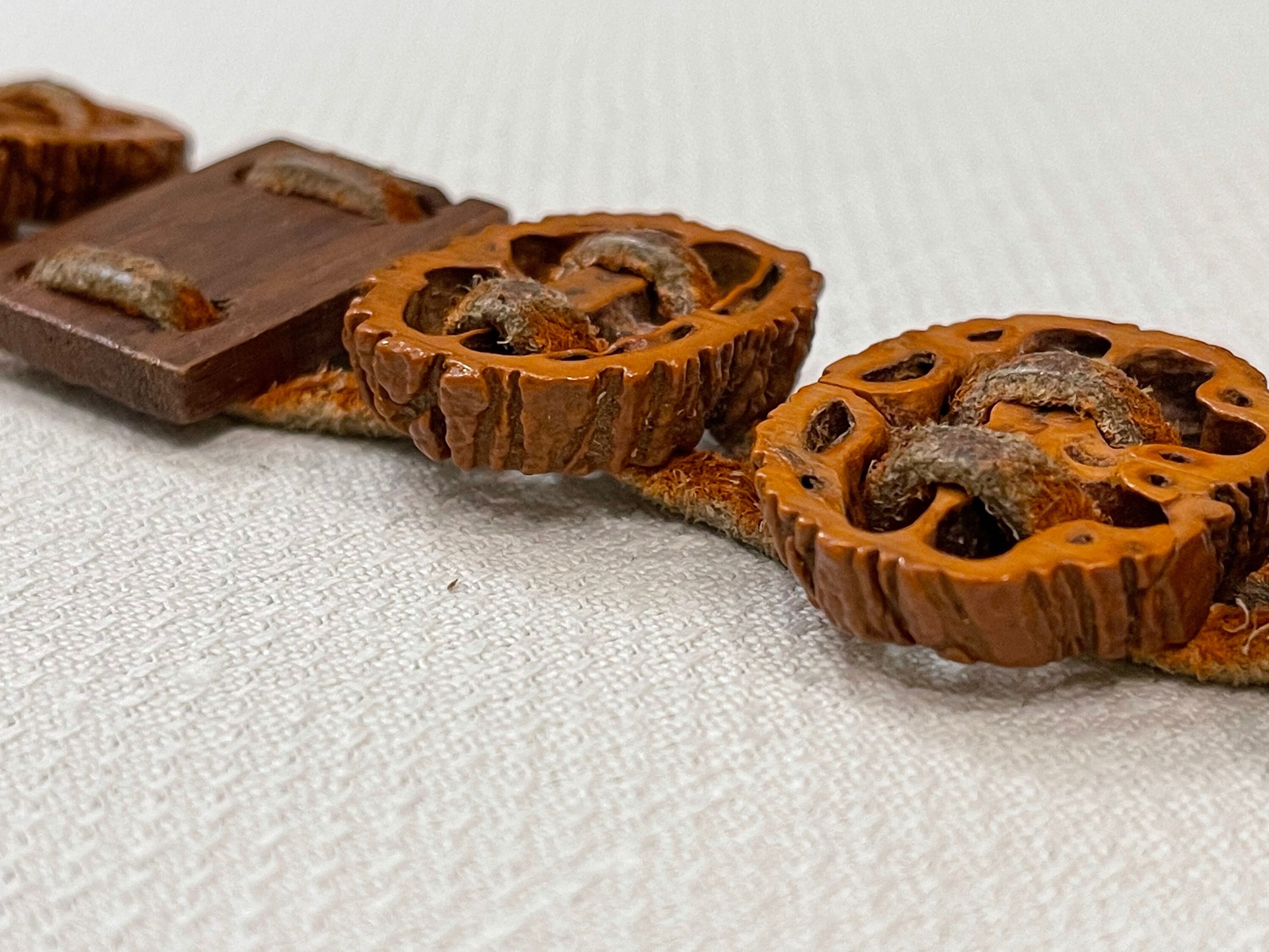 Vintage 70s Boho Belt: Walnut Shells, Wood & Leather - Etsy display picture 2