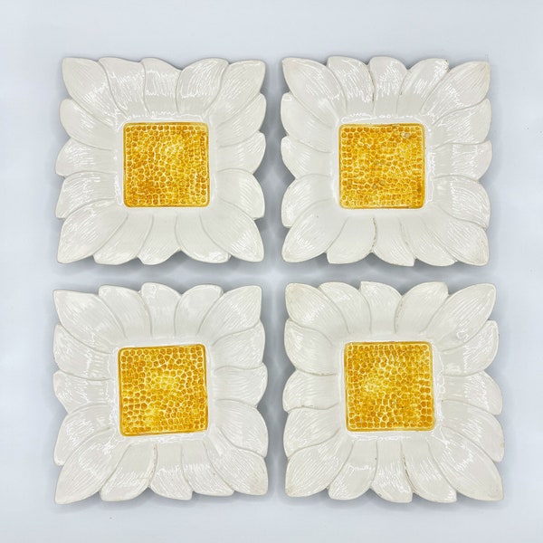 Rare 8" Square DAISY Plates, Set of (4) / White Daisies w/ Yellow Centers / Made In Italy / Vintage Flower Plates / Wedding Decor