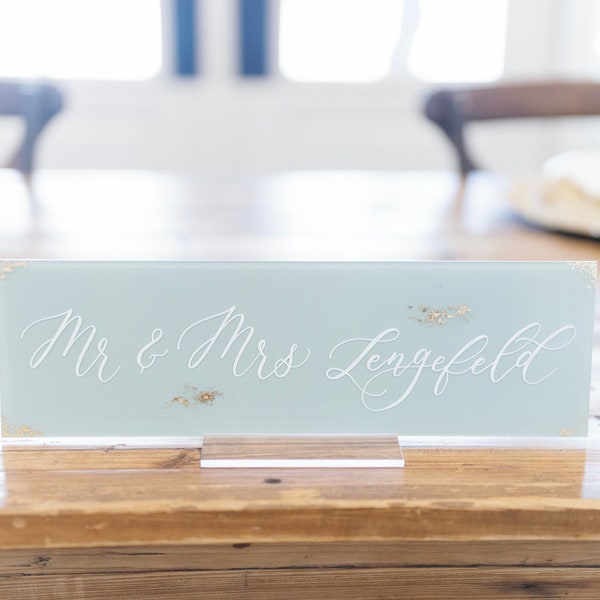 Mr and Mrs Acrylic Place Card Setting with Gold Foil | Sweetheart Table Acrylic Sign | Bride and Groom Wedding Decor