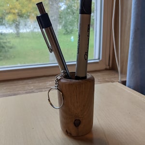 Oak pen holder