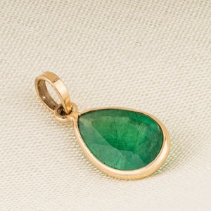 Natural Pear Shape Emerald Solid 9K Yellow Gold Pendant Minimalist May Birthstone Bezel Setting Solitaire Charm Pendant Necklace gift