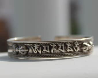 Om Mani Padme Hum Silver Bracelet,Spritual Bracelet,925 sterling silver Bracelet,Cuff Bracelet,Buddhist Bracelet,Religious Bracelet,Buddha