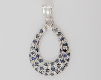 Naturlig safirhänge i 925 sterlingsilver med droppformad kristall