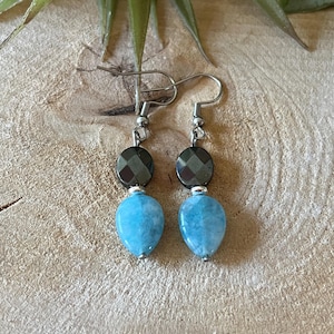Ohrringe aus blauem Quarz und Hämatit