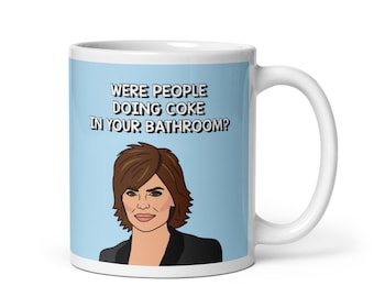 Amas de casa reales de Beverly Hills RHOBH Lisa Rinna eran personas haciendo coca cola en su taza de café del baño / Reality TV Bravo regalo