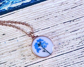Colgante urna conmemorativa grabada con ramita prensada de nomeolvides auténtica en oro rosa para cenizas de cremación, collar urna de acero inoxidable pulido