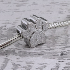 Berloque de urna gravada com pata de prata para pulseira europeia - compatível com Pandora, berloque de pulseira de aço inoxidável polido