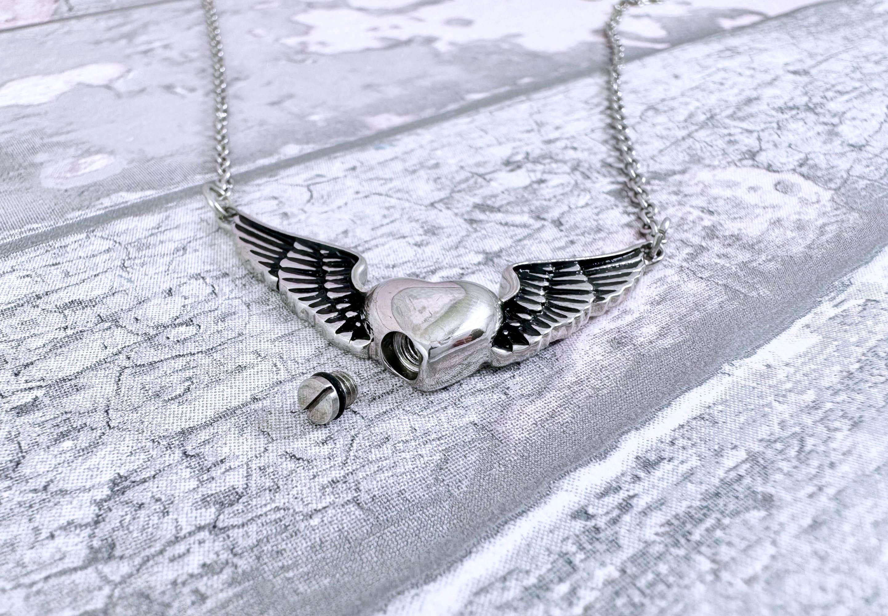 Collana Urna Per Ceneri A Forma Di Cuore Con Ali D'Angelo - Gioiello Cremation In Acciaio Inox 316L Con Pietra Portafortuna - 2