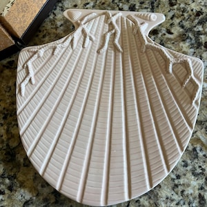 beautiful vintage 1980’s Peach soap/trinket dish