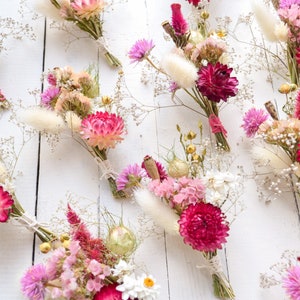 Mini Dried Flower Bouquet, Wedding favors gift, Boho wedding decor, Dry floral arrangement, Rustic Boutonniere