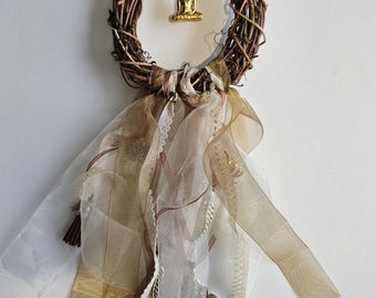 Campanas protectoras doradas con temática budista de Buda - Amuletos y cristales para la protección del hogar.