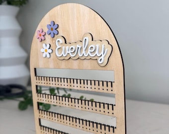 Personalized Daisy Earring Holder: Wooden Stud & Dangle Earring Display