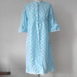 Vintage 1960&#39;s Robe Peignoir, Blue nylon and laces 60&#39;s robe, 1960s blue nylon robe