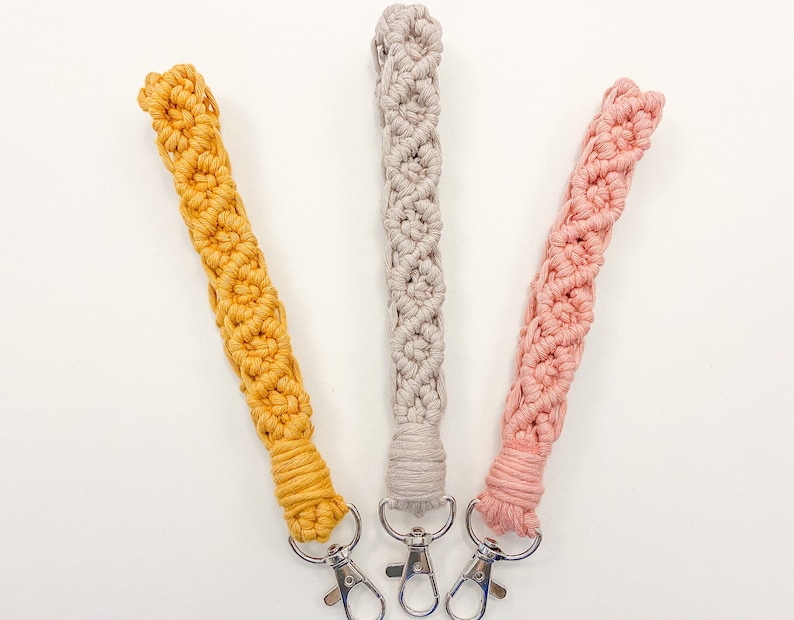 Macrame wristlet