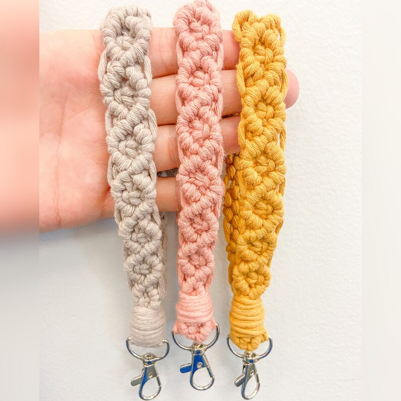 Macrame wristlet
