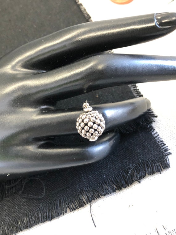 Vintage silver wire wrap ring with 13mm 3D Beaded… - image 4