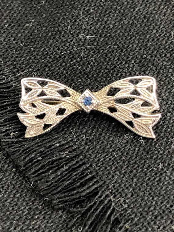 Dainty Vintage Antique Filigree Bow Brooch with B… - image 1