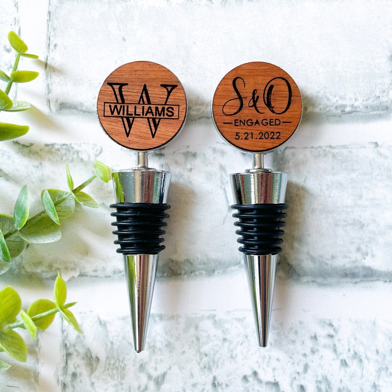 personalized wine stopper wedding gift for couple, custom engraved wine bottle stopper wood, engagement gift wine stopper, newlywed gift