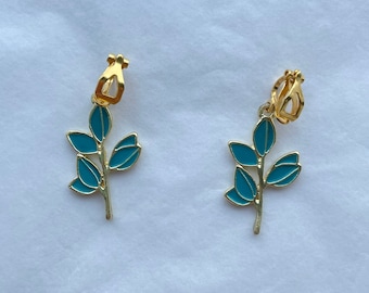 clip on/hook plant earrings gold