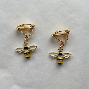 clip on/hook bee earrings gold