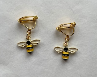 clip on/hook bee earrings gold
