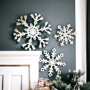Set of 3 Wood Snowflakes , Christmas Decor, Christmas Tiered Tray, Winter  Decor, Seasonal Tiered Tray, Tiered Trays, Snowflake Decor 