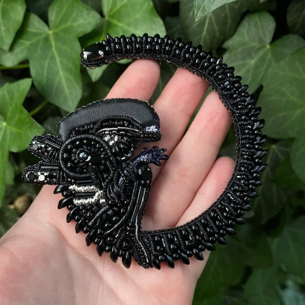 Xenomorph Brooch: Alien Inspired Pin
