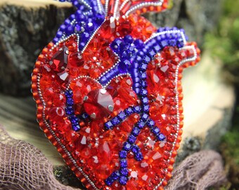 Handmade Beaded Anatomical Heart Brooch: Unique Doctor Gift