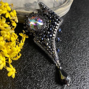Handmade Beaded Brooch, Abstract Zigzag Design, Modern Geometric Jewelry, Statement Accessory