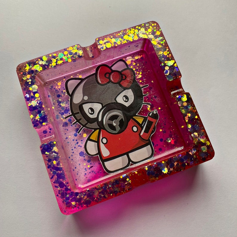Ashtray hello kitty, transparent ashtray, shiny ashtray, pink ashtray, resin ashtray, ashtray for a gift, ashtray for woman