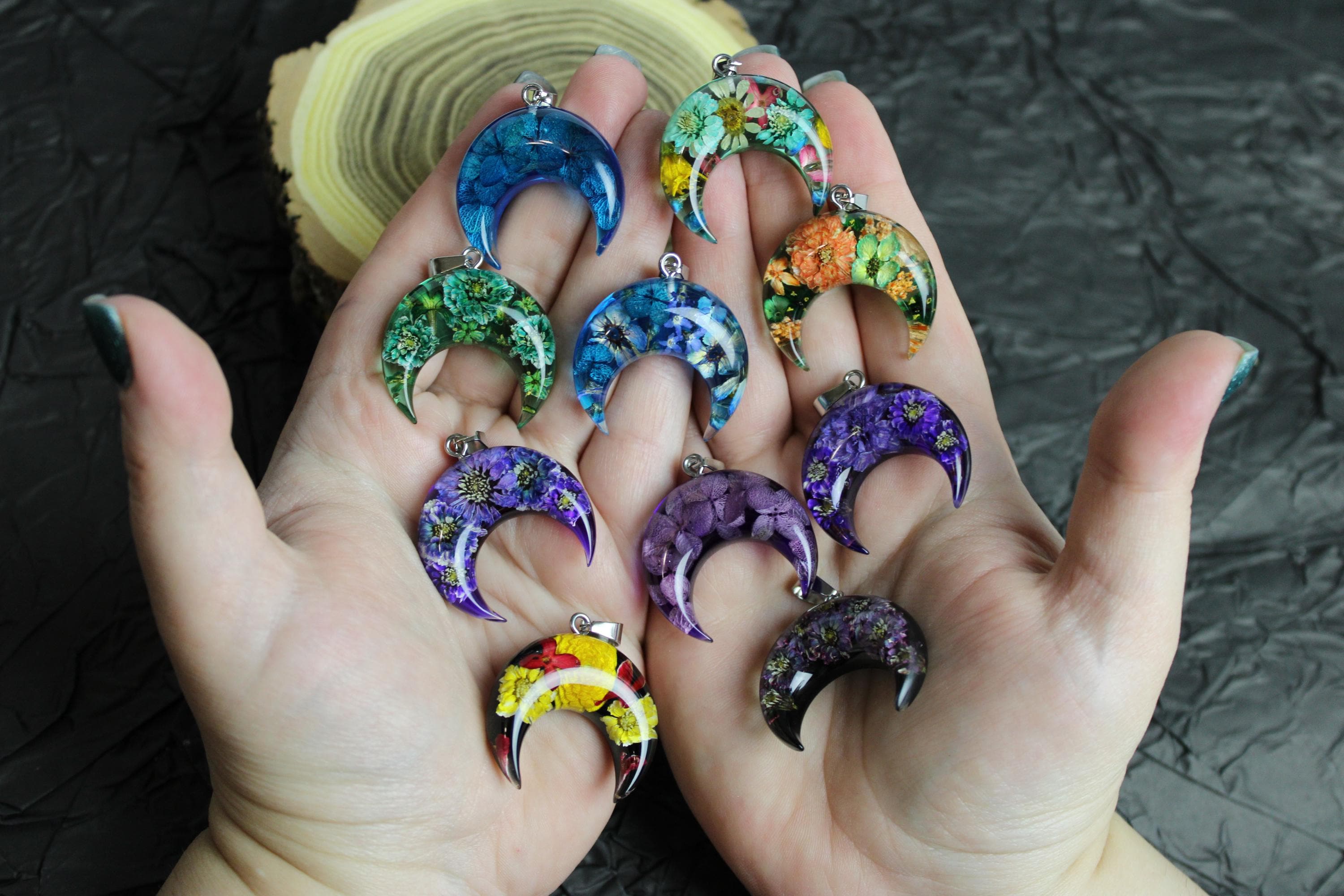 Resin Crescent Moon Necklace: Real Dried Flowers, Stainless Steel 