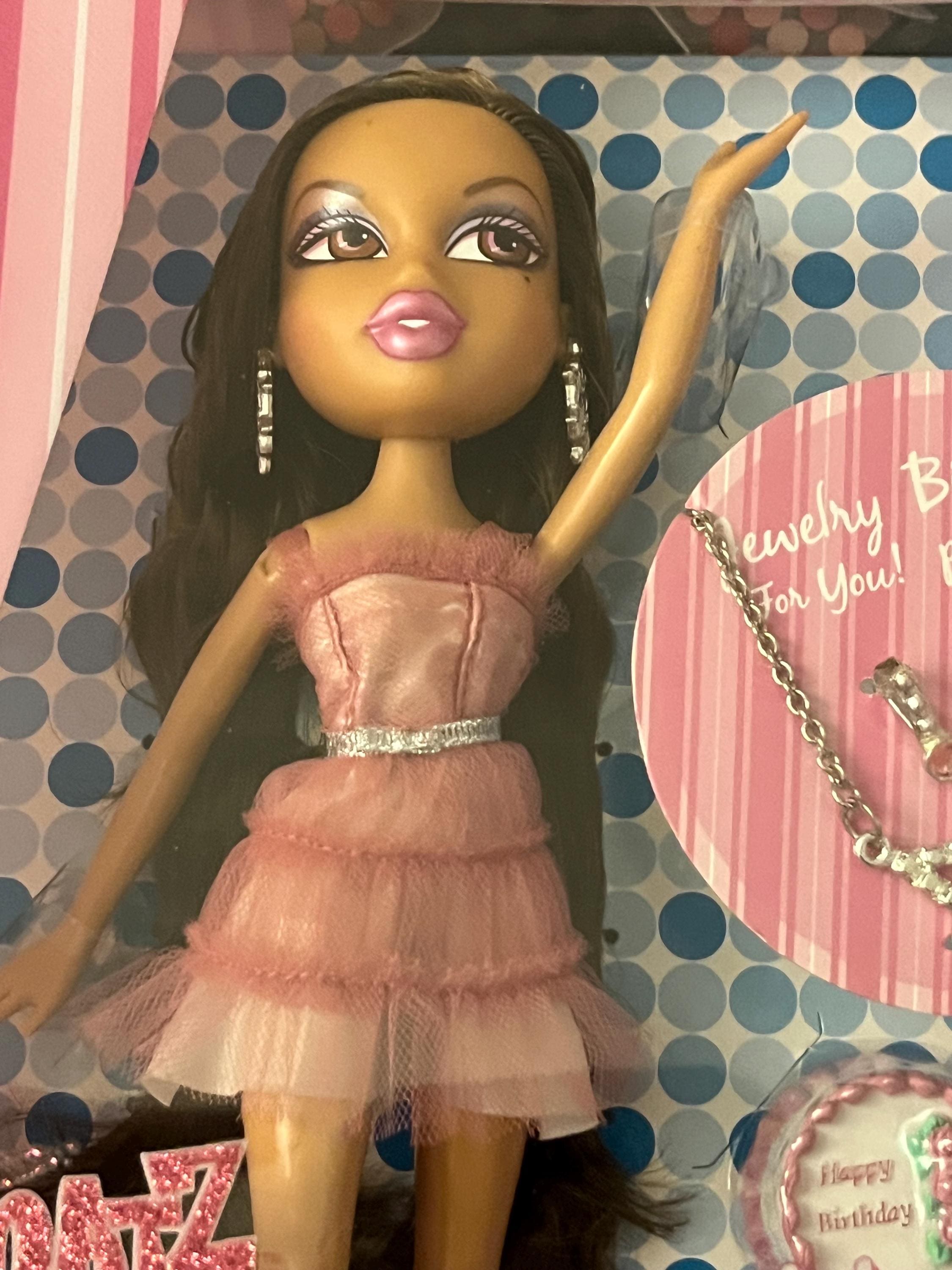 bratz yasmin pink dress New fit for nevra so glad that old yasmin shoes work for nevra : r/Bratz