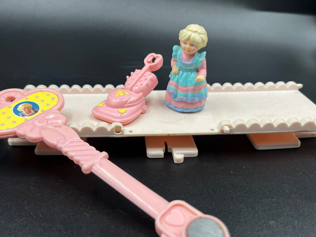PRECIOUS PLACES village aux clefs magiques FISHER PRICE 1988 25
