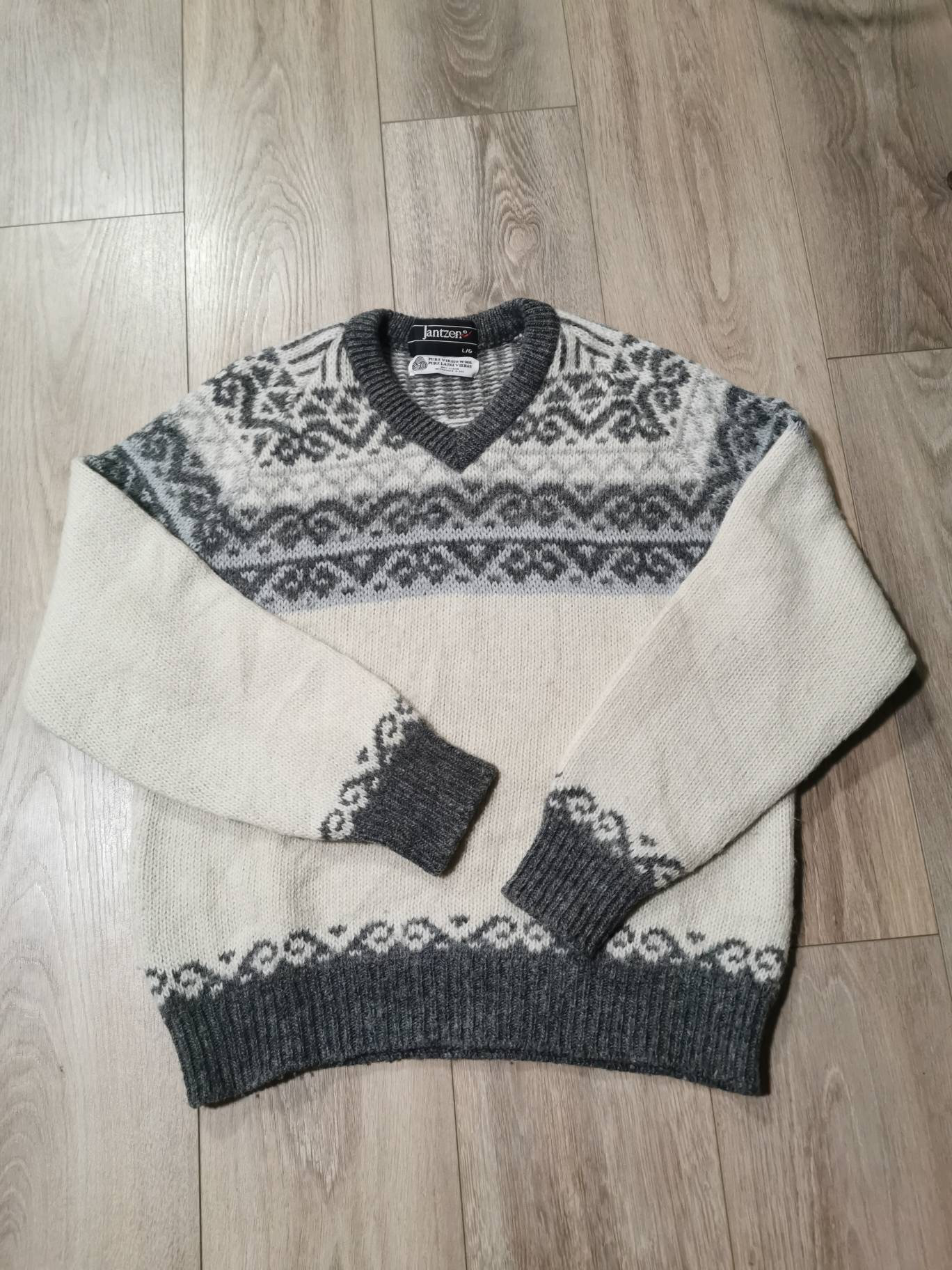 SiriusVintage902 70s Vintage Jantzen Wool Pullover Sweater Winter Warm Cozy Ski Grey White Funky Pattern