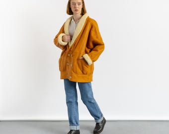 80s Vintage Leather Sheepskin Leather Shearling Fastens Coat size Medium/ Vintage Leather Shearling Coat/ Vintage Woman Winter Suede Coat