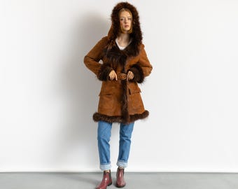 80s Vintage Suede Sheepskin Leather Shearling Fastens Coat size Medium/ Vintage Leather Shearling Coat/ Vintage Woman Winter Suede Coat