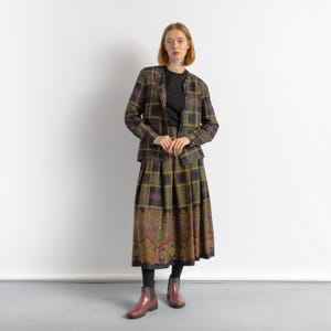 Brooks Brothers Woman Checked Suit, 80s made ins USA high waisted a line skirt suit with buttons, elegant checked blouse and skirt set.