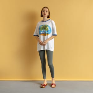 90s Vintage Tommy Hilfiger Unisex White Graphic Print Crew Neck Summer Clothing Rave Summer Tshirt size M